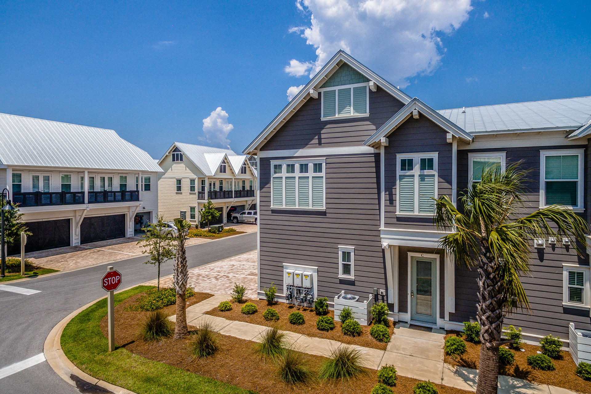 10 York Ln Inlet Beach, Unit C289 Inlet Beach, FL 32461 - Photo 27 of 32 a front view of a house with garden