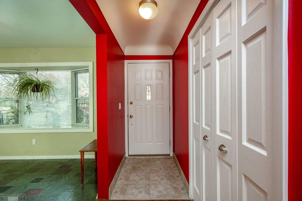 221 Ridgemont Road Grosse Pointe Farms, MI 48236 - Photo 5 of 41