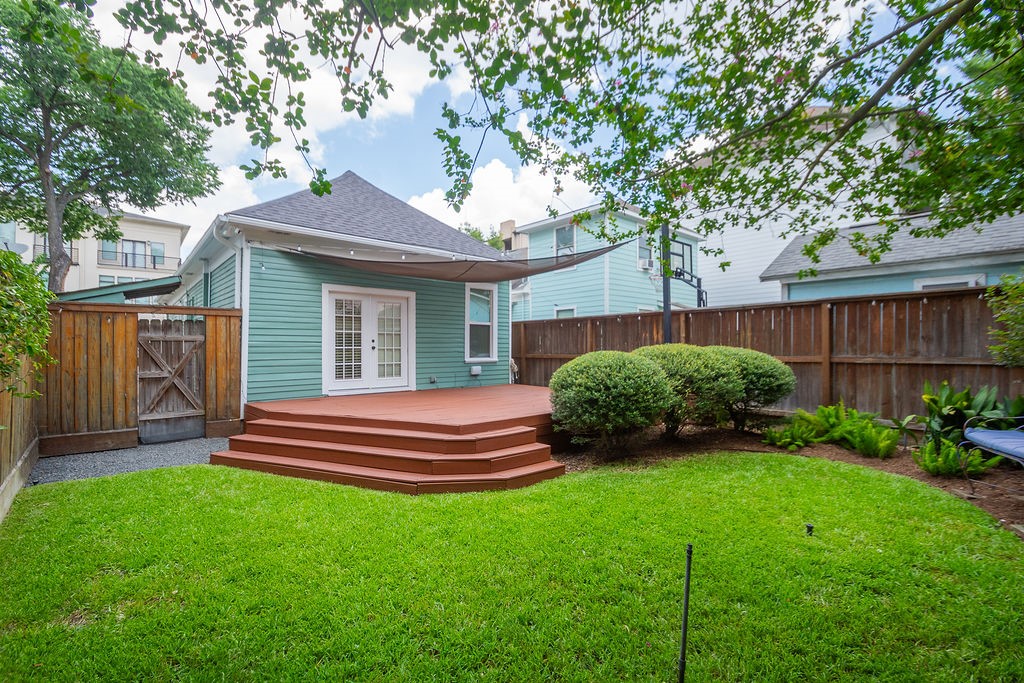 3909 Barnes Street Houston, TX 77007 - Photo 17 of 22 Something rare in the heights. A large yard