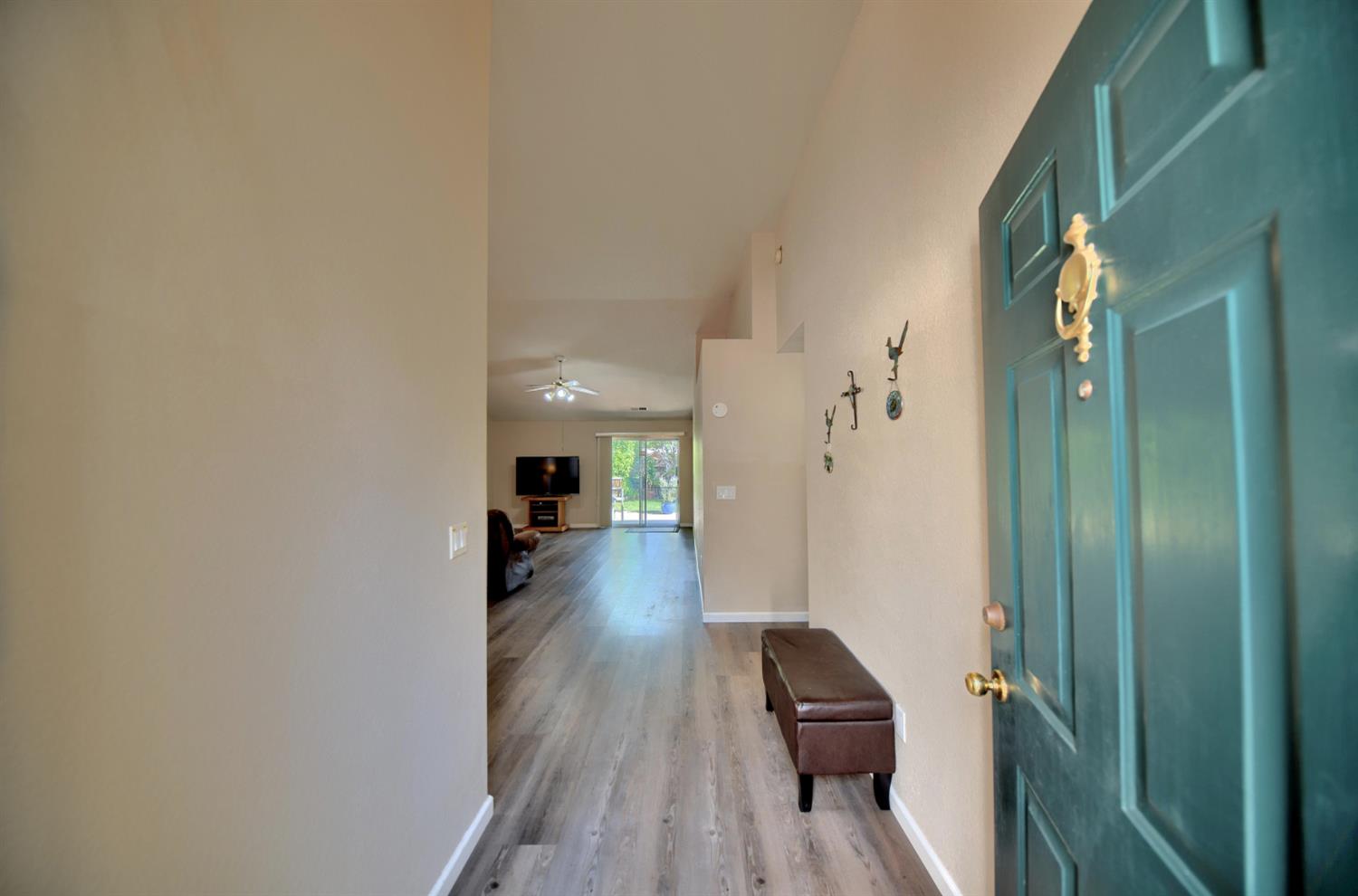 1007 Lourence Drive Tracy, CA 95376 - Photo 5 of 44