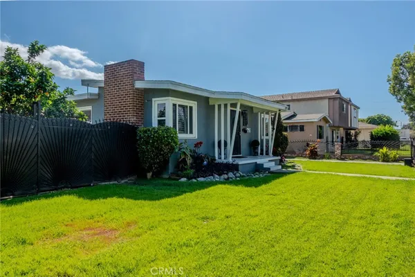 $829,000 | 128 East 67th Way, Long Beach, CA 90805