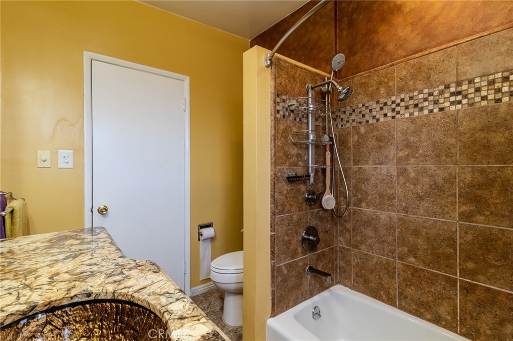 128 East 67th Way Long Beach, CA 90805 - Photo 37 of 68