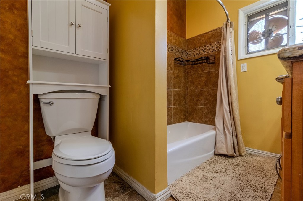 128 East 67th Way Long Beach, CA 90805 - Photo 38 of 68