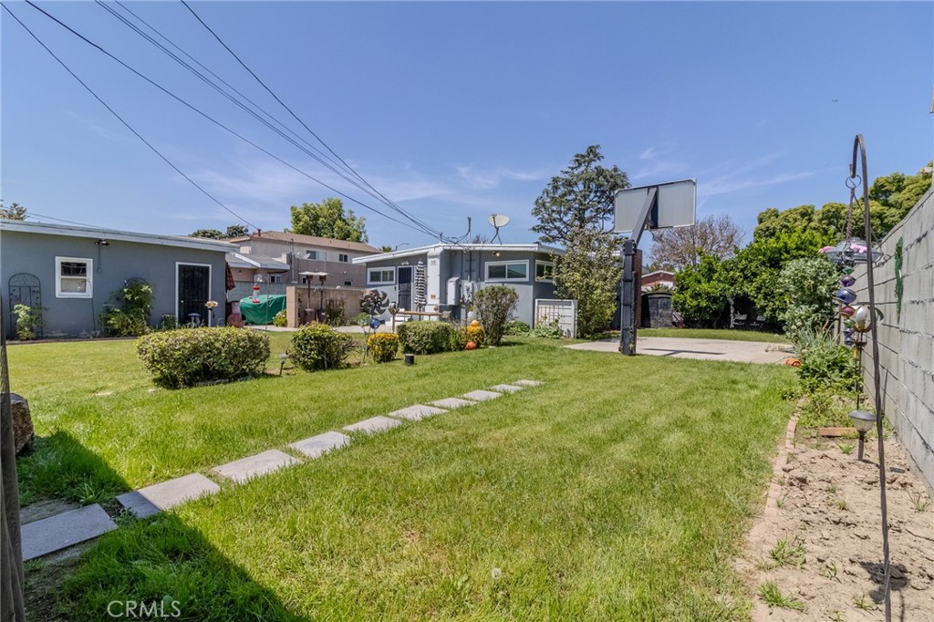 128 East 67th Way Long Beach, CA 90805 - Photo 48 of 68