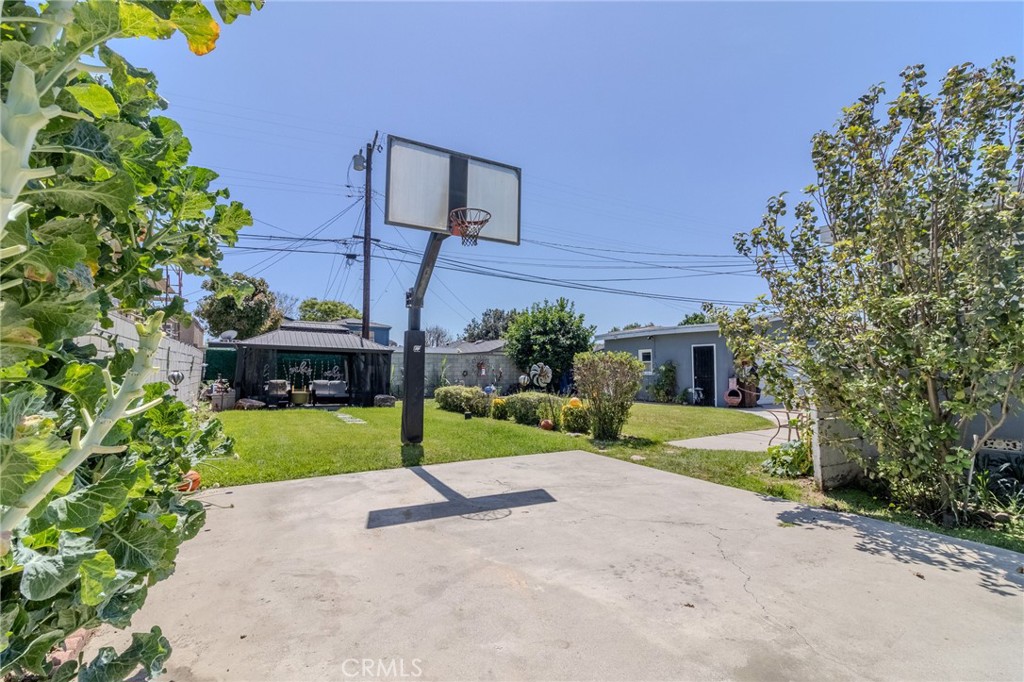 128 East 67th Way Long Beach, CA 90805 - Photo 49 of 68