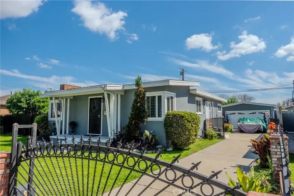 $829,000 | 128 East 67th Way, Long Beach, CA 90805