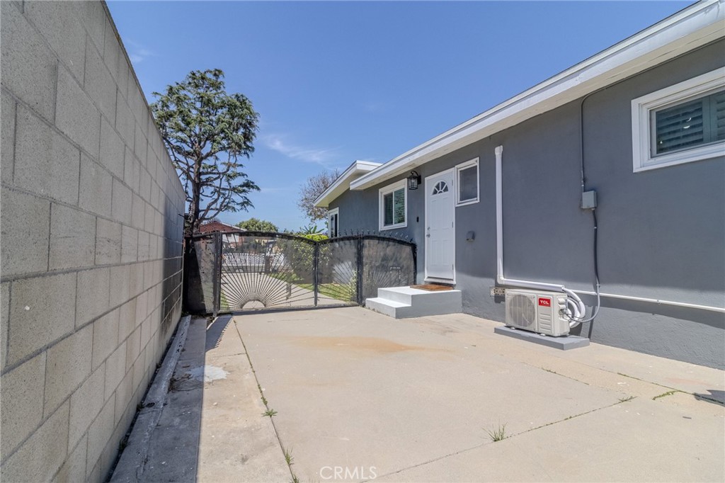 128 East 67th Way Long Beach, CA 90805 - Photo 58 of 68