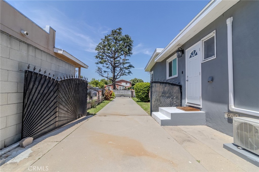 128 East 67th Way Long Beach, CA 90805 - Photo 59 of 68