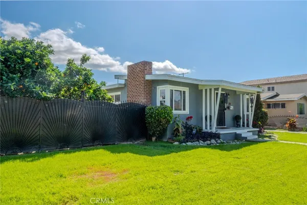 $829,000 | 128 East 67th Way, Long Beach, CA 90805