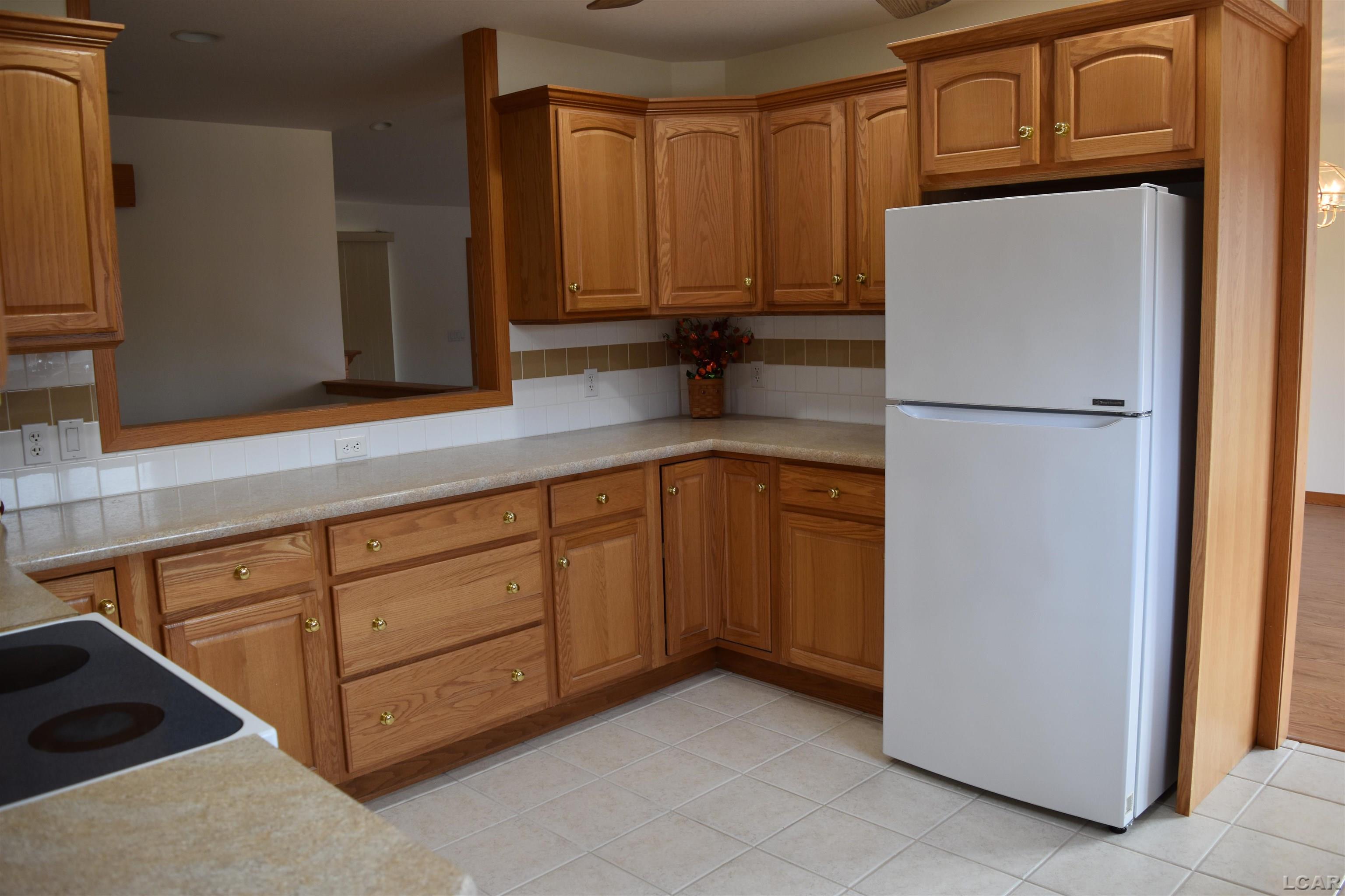 15500 Packard Road Hudson, MI 49247 - Photo 12 of 40 Kitchen