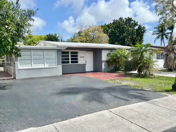 $2,600 | 6129 Funston Street, Hollywood, FL 33023