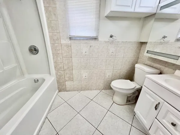 $2,600 | 6129 Funston Street, Hollywood, FL 33023