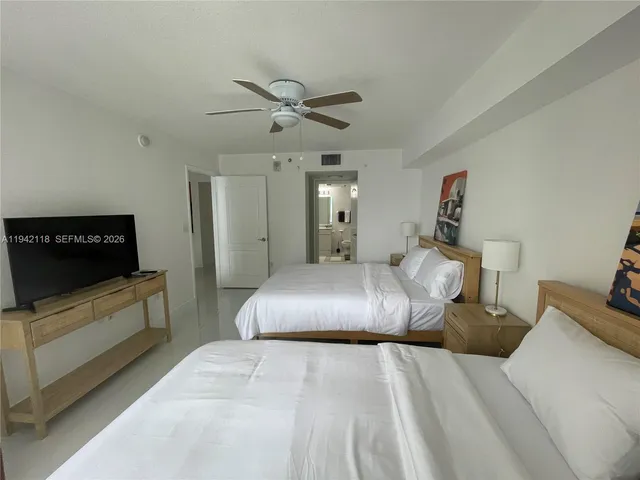 $3,250 | 1200 Brickell Bay Drive, Unit 3104, Miami, FL 33131