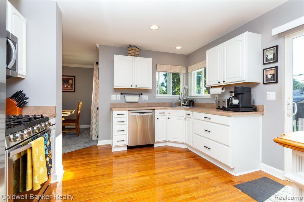 2738 Emmons Avenue Rochester Hills, MI 48307 - Photo 14 of 44