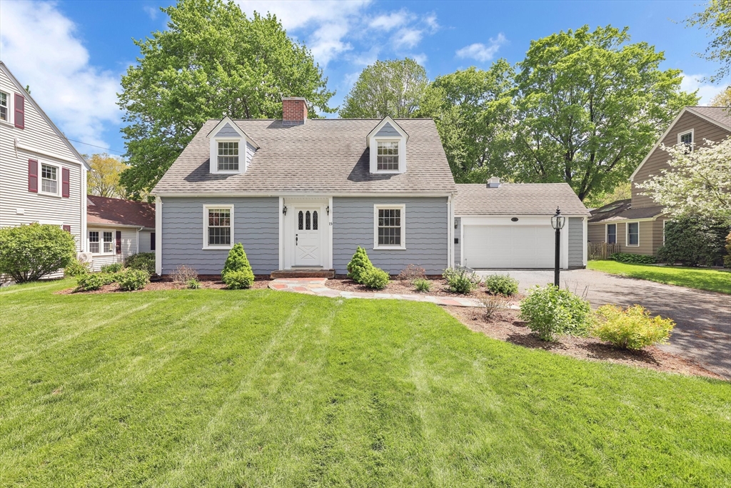 15 Falmouth Road Longmeadow, MA 01106 - Photo 1 of 30 Gallery Image 1