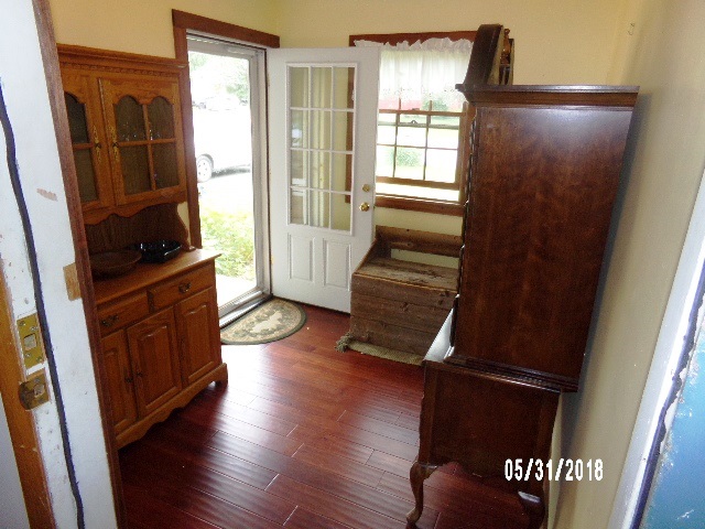 207 Rutter Road Bennington, VT 05201 - Photo 3 of 32
