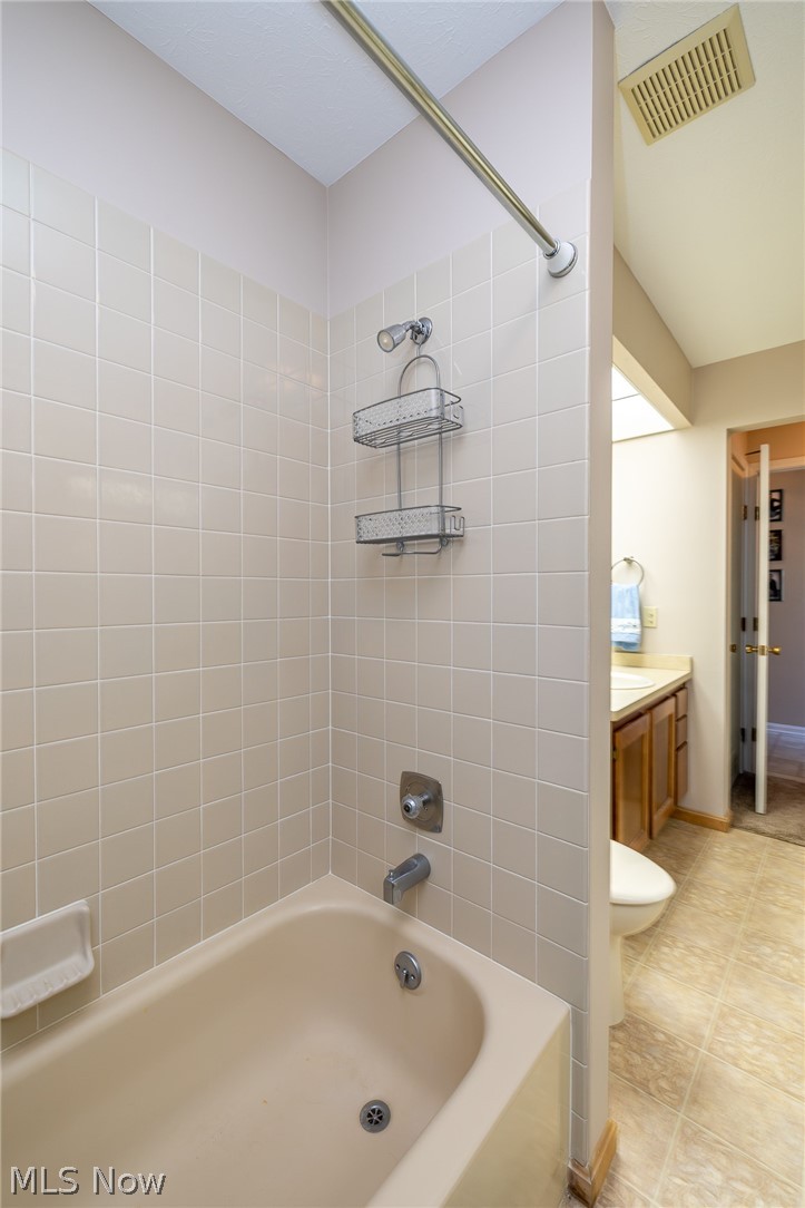 17627 Drake Road Strongsville, OH 44136 - Photo 17 of 27 Gallery Image 17