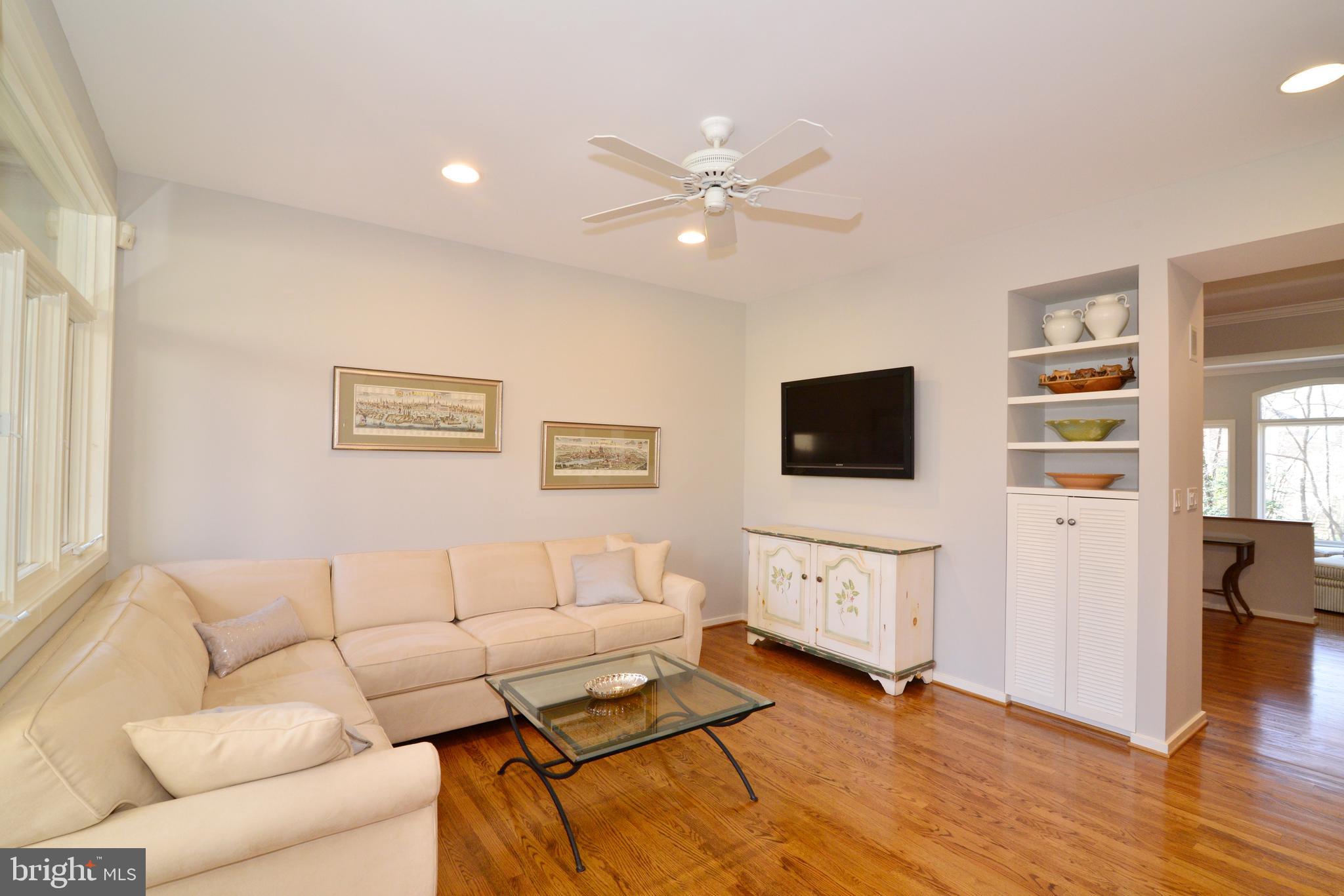 11520 Hemingway Drive Reston, VA 20194 - Photo 12 of 69 Bright, and perfectly located family room