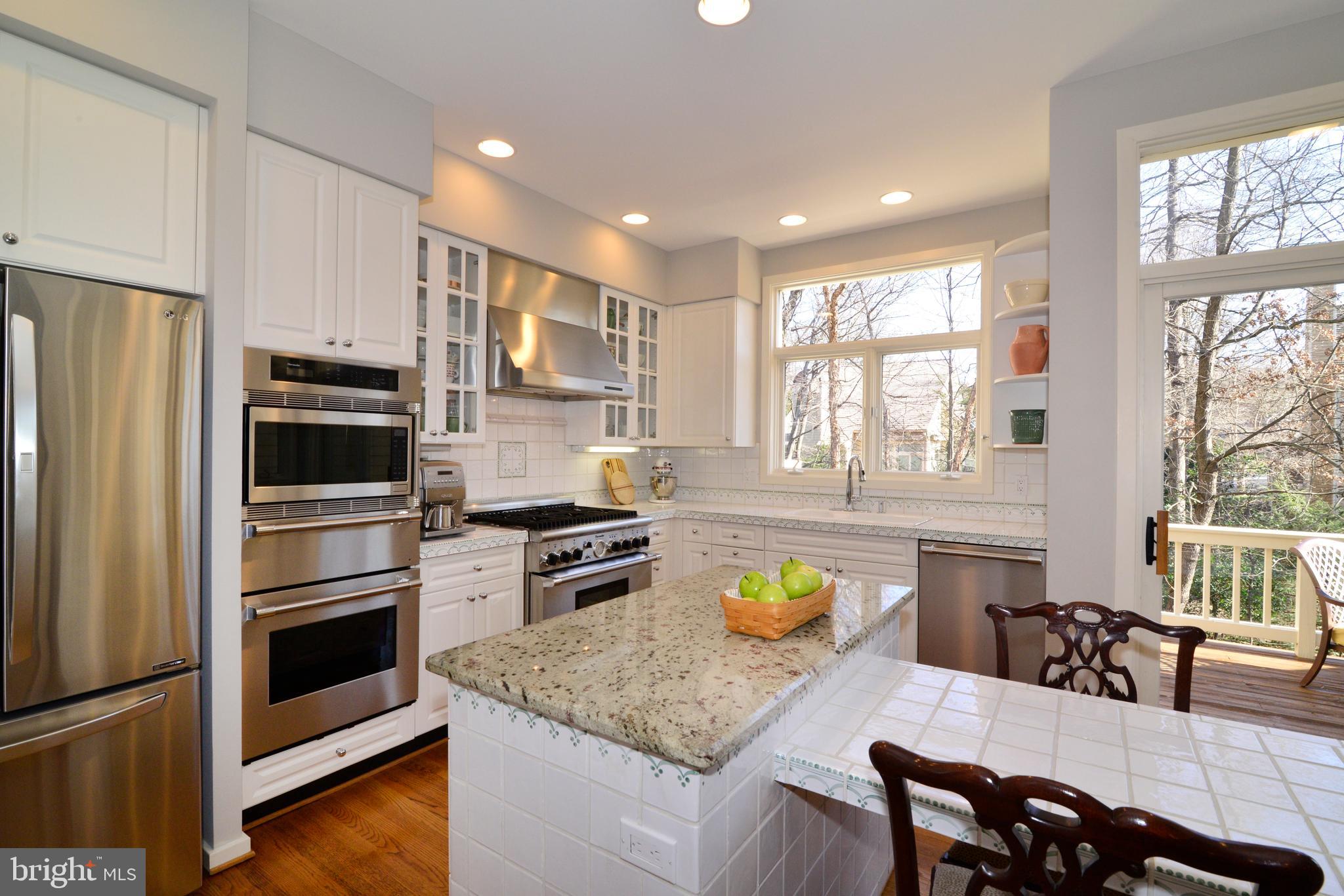 11520 Hemingway Drive Reston, VA 20194 - Photo 15 of 69 The morning sun lights up your stainless steel app