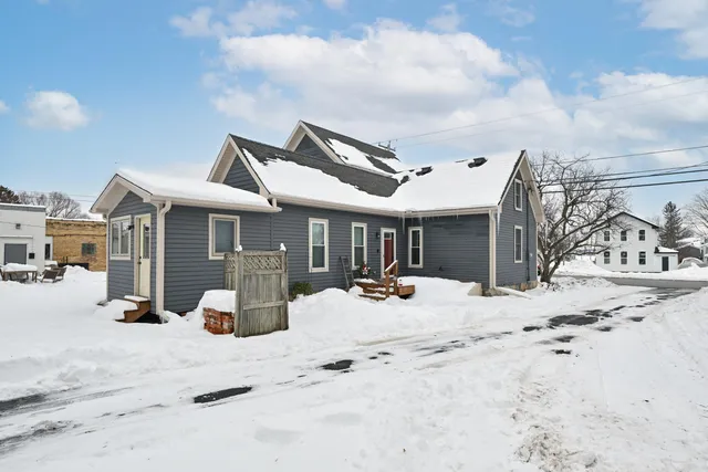 $379,900 | 8310 Antioch Road, Salem Lakes, WI 53168