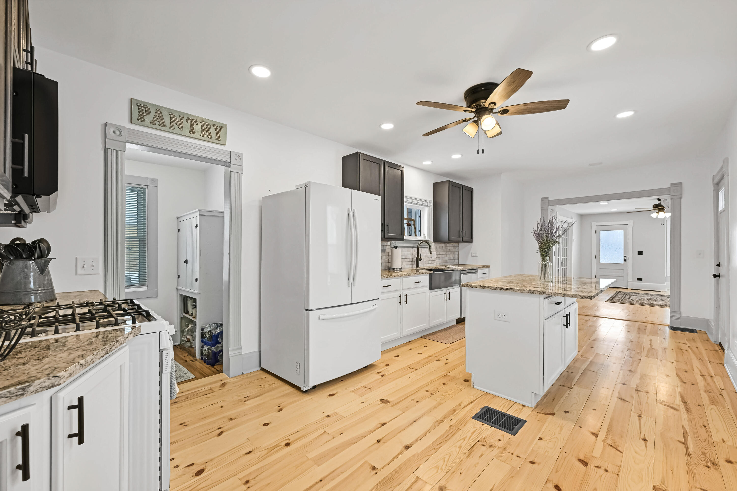 8310 Antioch Road Salem Lakes, WI 53168 - Photo 8 of 33 DSC_ (9)