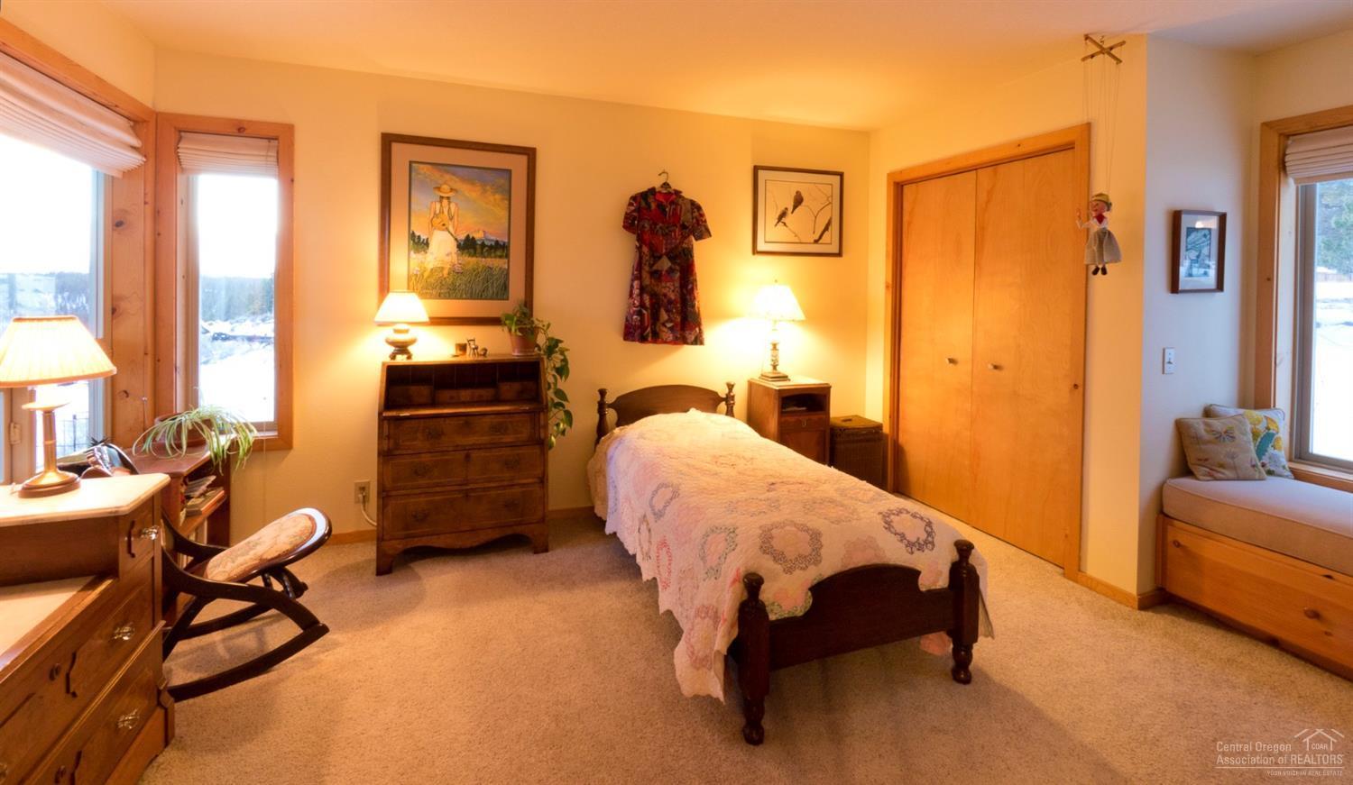 17231 Mountain View Road Sisters, OR 97759 - Photo 17 of 22 Second bedroom is at opposite end of the