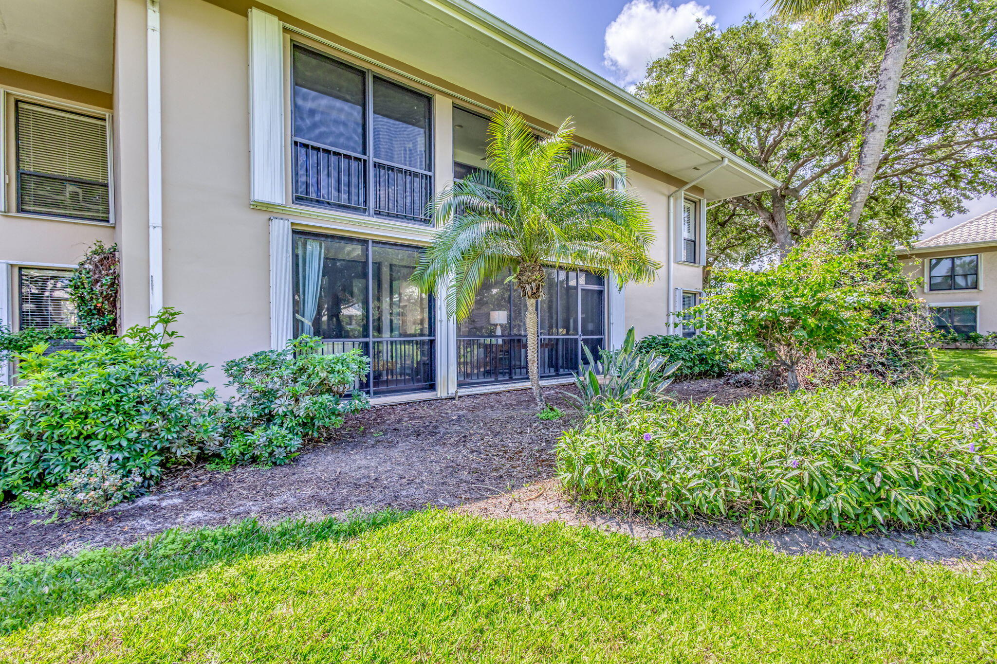 11 Concourse Drive, Unit B Jupiter, FL 33469 - Photo 24 of 42 Rear of Condo