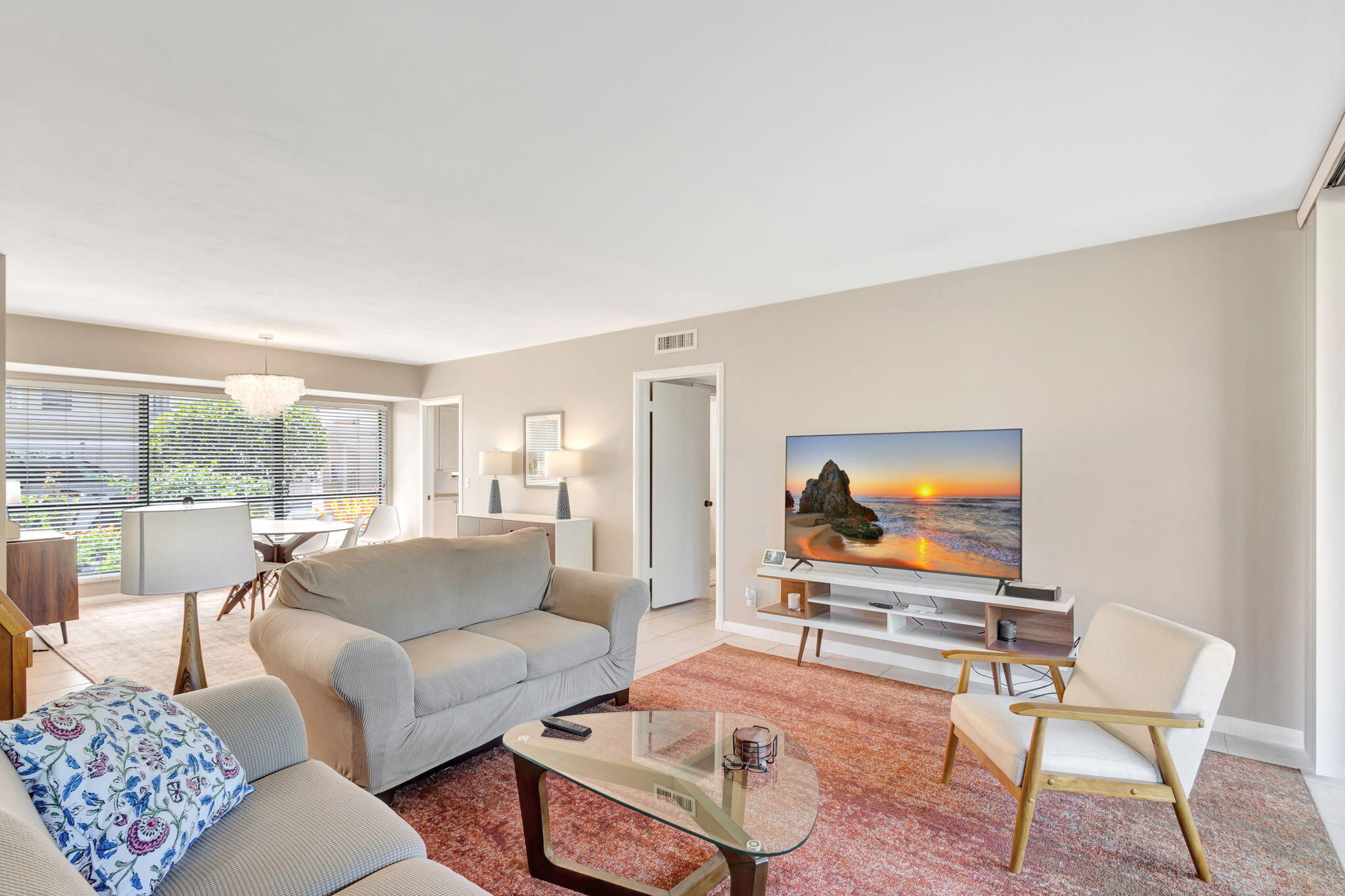 11 Concourse Drive, Unit B Jupiter, FL 33469 - Photo 5 of 42 Living Room