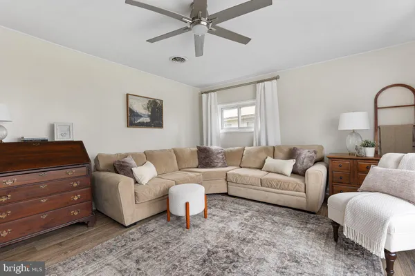 $299,900 | 81 Kenmar Drive, Newark, DE 19713