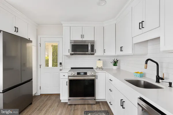 $299,900 | 81 Kenmar Drive, Newark, DE 19713