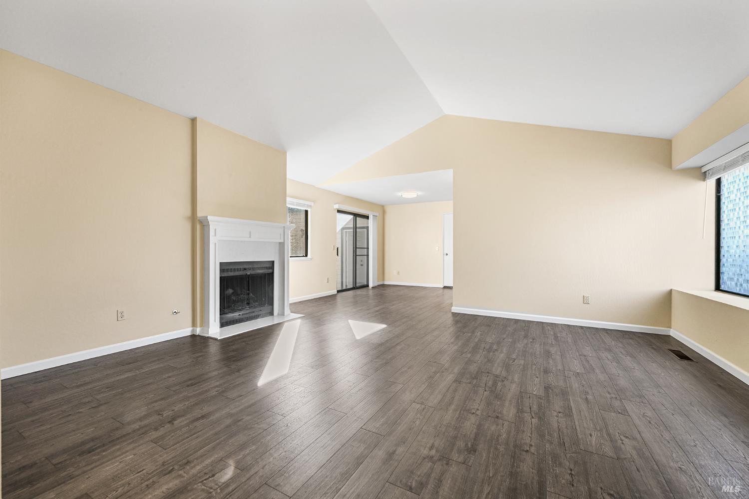 1220 North Street Santa Rosa, CA 95404 - Photo 5 of 36