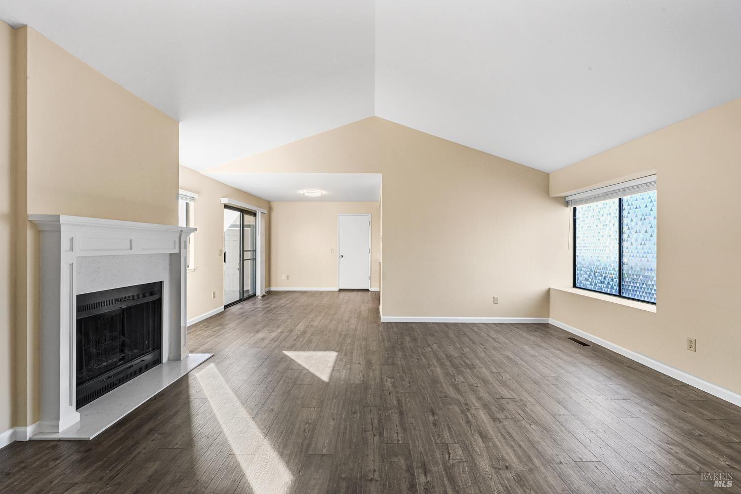 1220 North Street Santa Rosa, CA 95404 - Photo 6 of 36