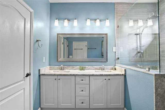 a view of room with furniture and ceiling fan