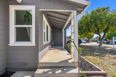 a view of an entryway of house