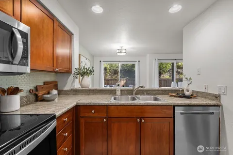 $400,000 | 1311 12th Avenue South, Unit D103, Seattle, WA 98144