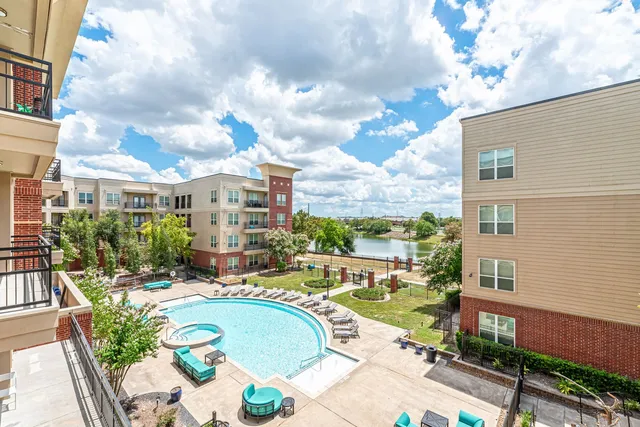 $1,284 | 8877 Lakes At 610 Drive, Unit 232, Houston, TX 77054