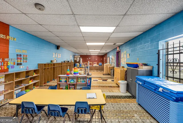 a very nice looking room with many windows