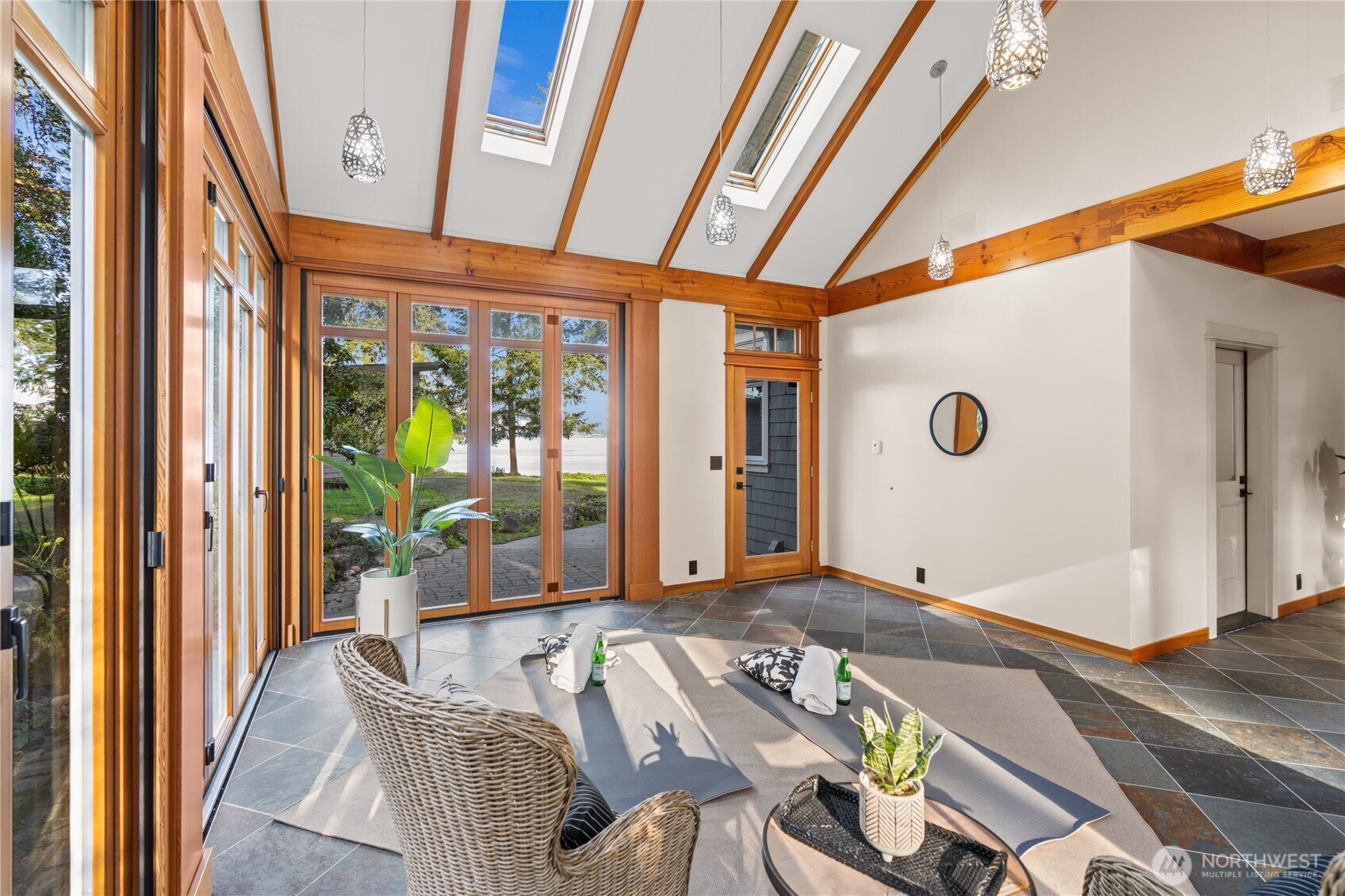 33244 Eglon Road Northeast Kingston, WA 98346 - Photo 20 of 40 a living room with furniture