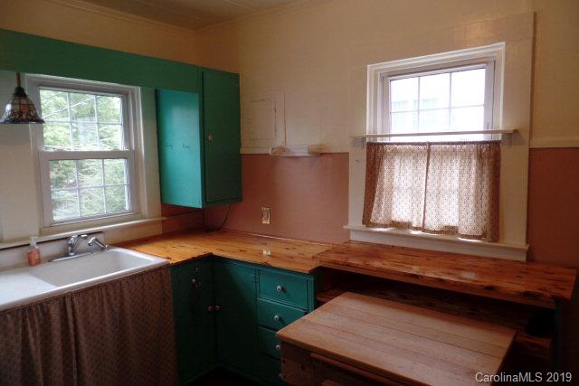 110 Spring Street Marion, NC 28752 - Photo 7 of 23 Gallery Image 7
