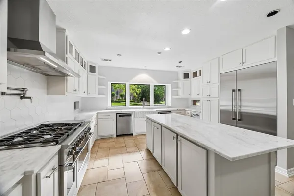 $1,340,000 | 15410 Brandonwood Court, Houston, TX 77069