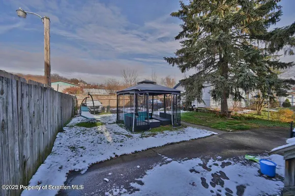 $1,075 | 2211 Brown Avenue, Scranton, PA 18509