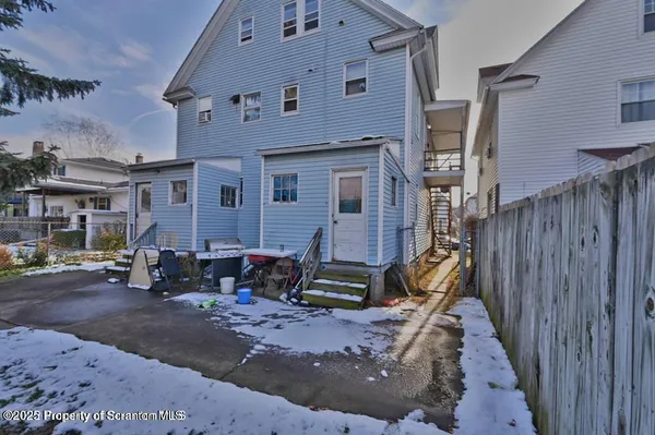 $1,075 | 2211 Brown Avenue, Scranton, PA 18509