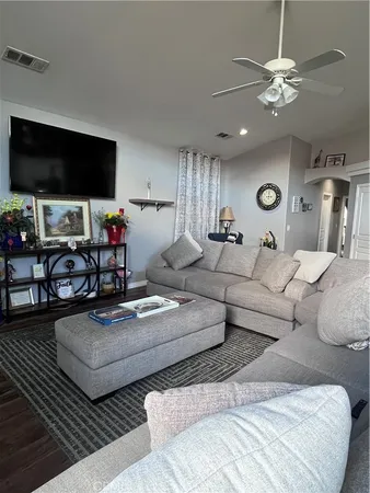 $425,000 | 1344 East Parkview Court, Visalia, CA 93292