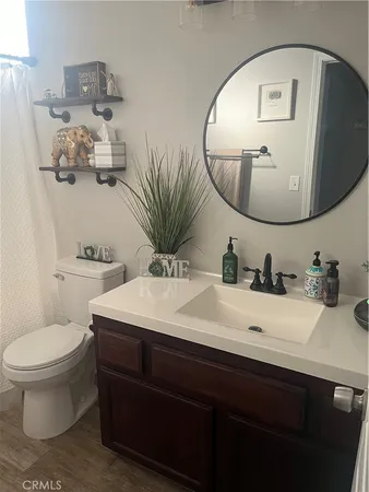 $425,000 | 1344 East Parkview Court, Visalia, CA 93292