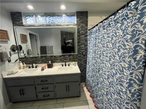 $425,000 | 1344 East Parkview Court, Visalia, CA 93292