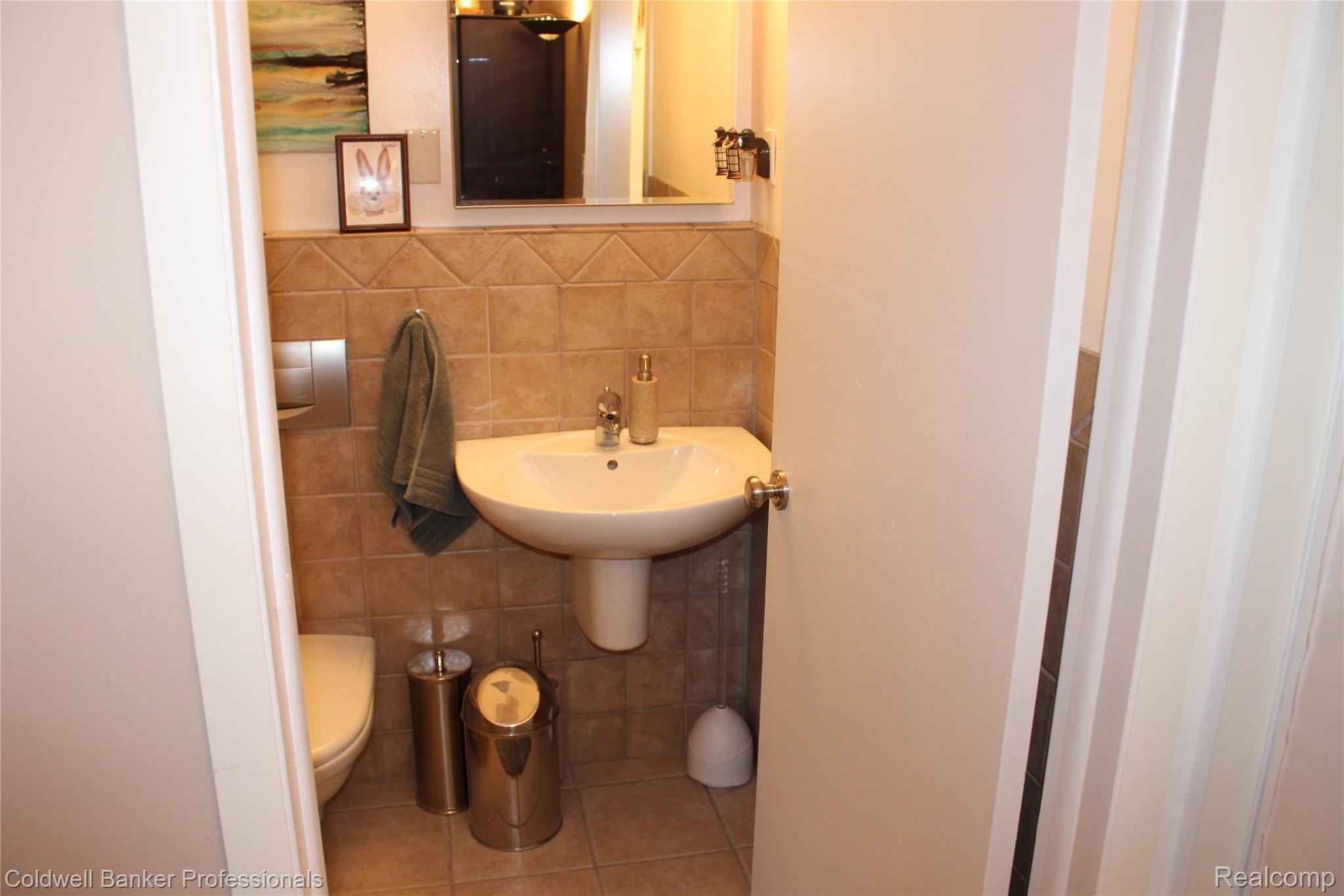 1399 Paddle Wheel Lane Rochester, MI 48306 - Photo 48 of 60 46.JPG