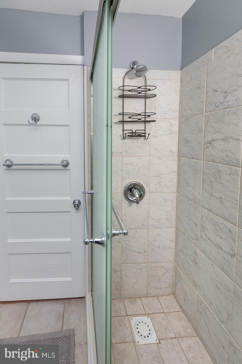 3612 Cedardale Road Baltimore, MD 21215 - Photo 22 of 30 Bath