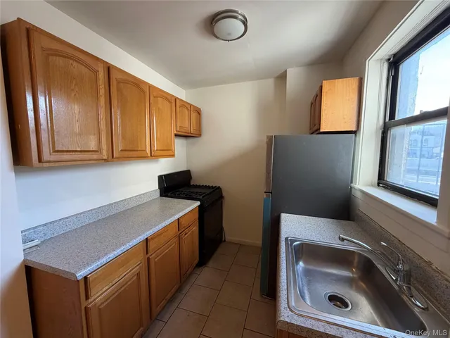 $1,850 | 107 Tibbetts Road, Unit 2B, Yonkers, NY 10705