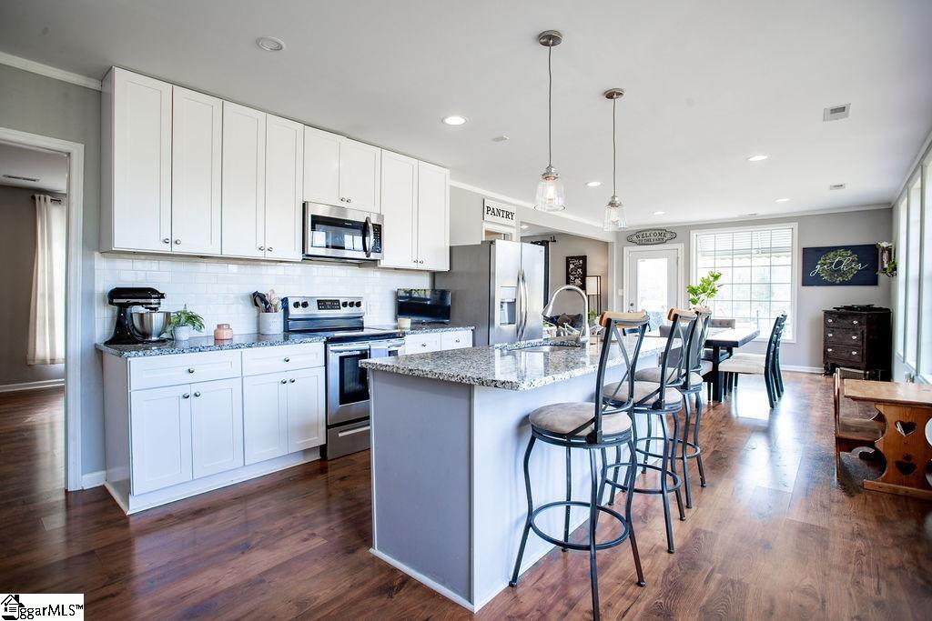 801 Deck Road Gray Court, SC 29645 - Photo 3 of 22 Gallery Image 3