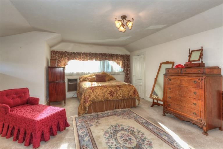 209 Crowson Road Ashland, OR 97520 - Photo 32 of 35 Gallery Image 32